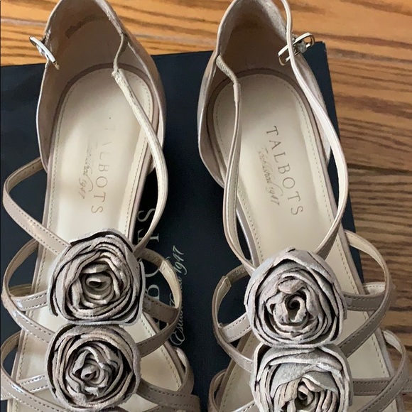 Sandals - Picture 4 of 5